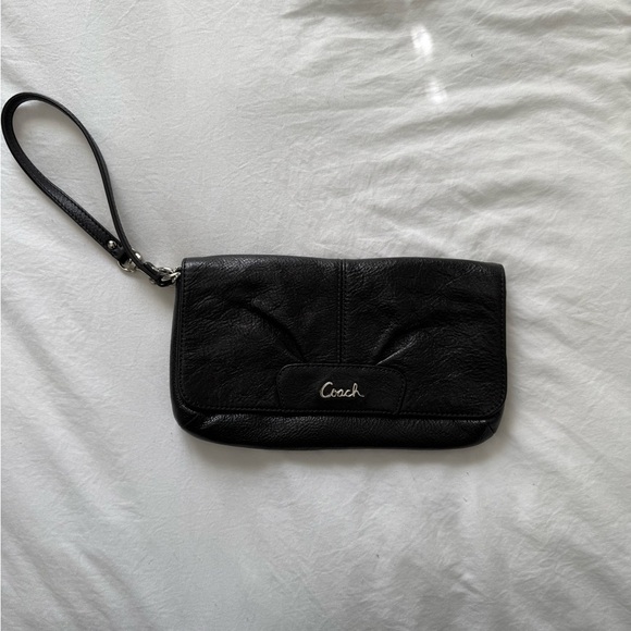 Coach Handbags - Vintage Coach Pleated Leather Wristlet